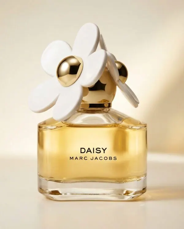 Daisy Marc Jacobs: Frescura Dorada y Floral